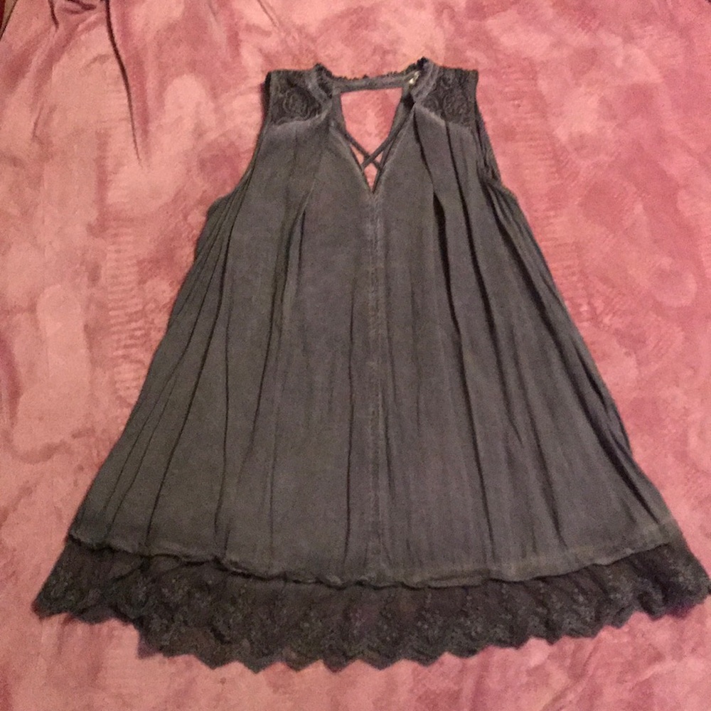 Sleeveless dress